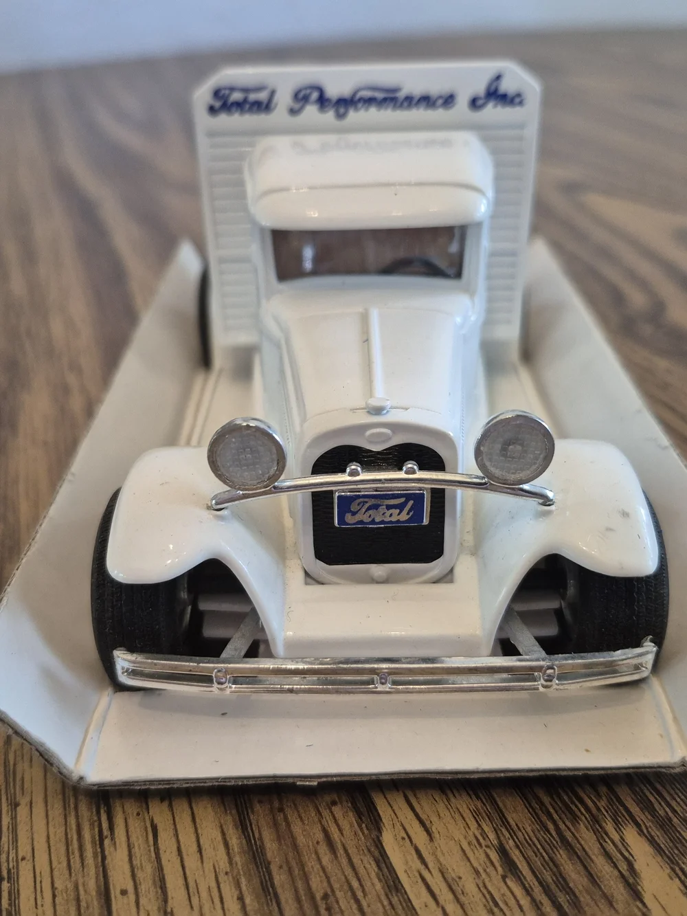 Ford White 1931 Pickup Die-Cast Toy Truck
